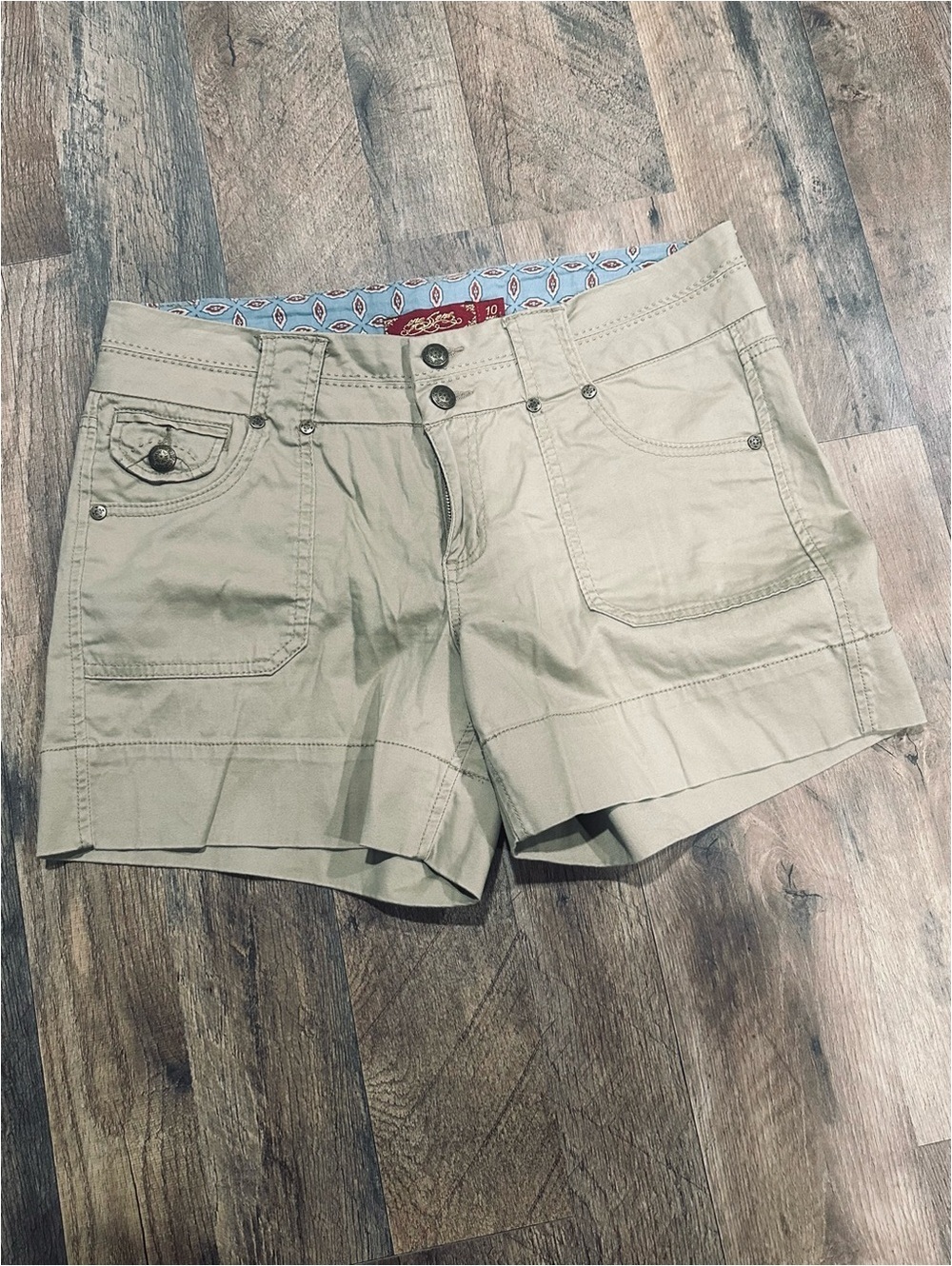 Women’s Tan Utility Cargo Shorts - Lightweight Summer Short